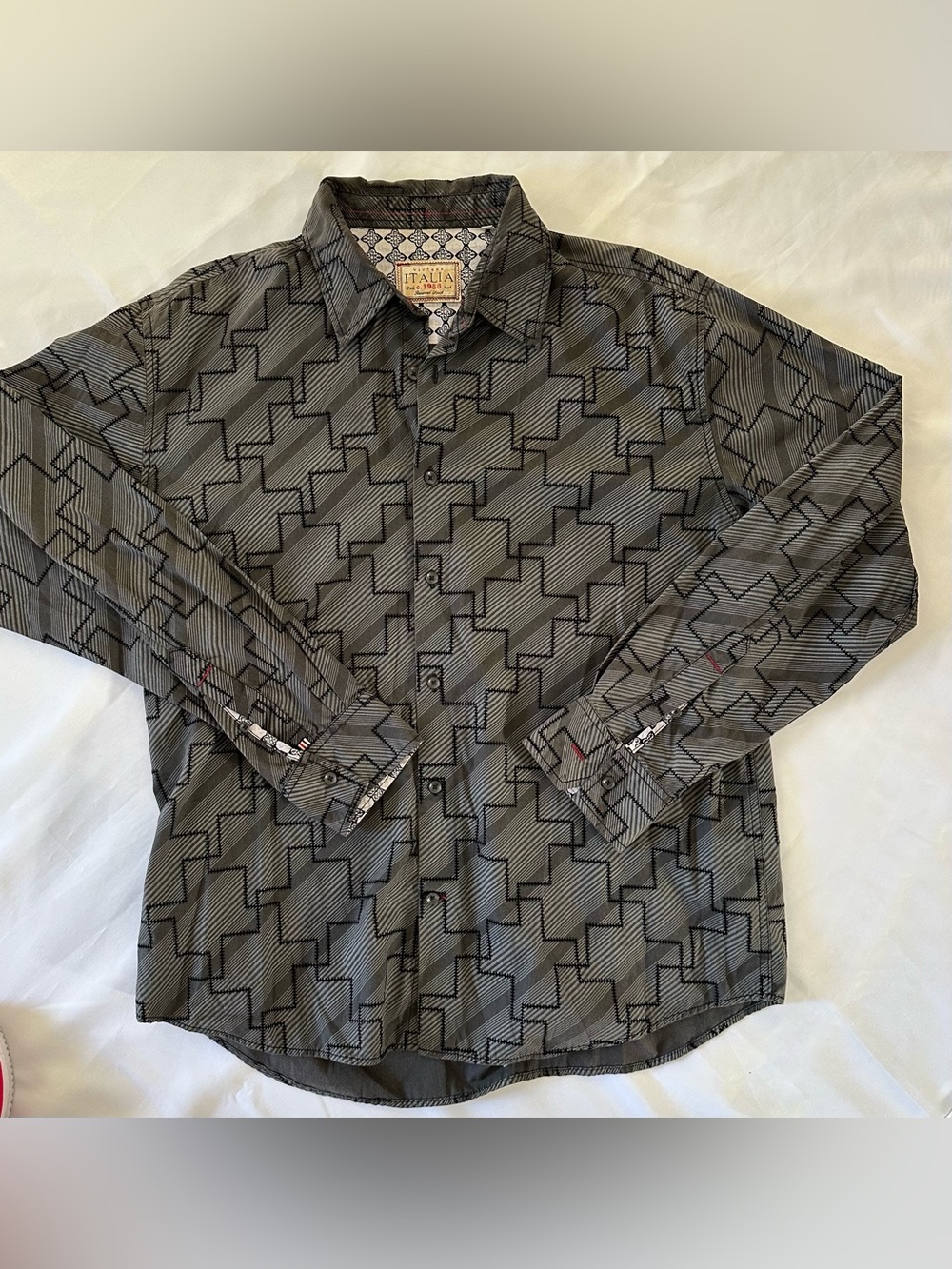 Italia Men’s Gray Geometric Long-Sleeve Shirt